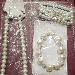 PEARL BUNDLE!! COSTUME JEWELRY CLEARANCE!!